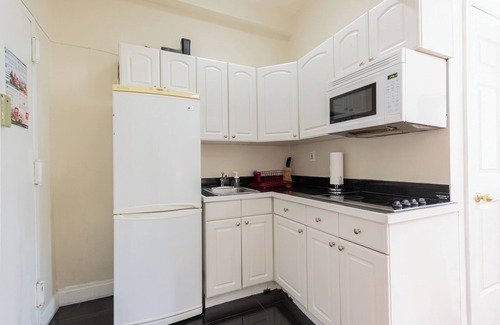 Koreatown Apartment | Cozy STUDIO 3 Full beds in Midtown 1