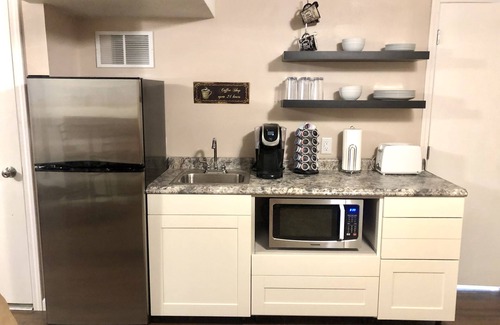 Ames Apartment | Cozy Studio Guest Suite