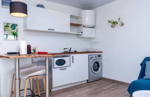 Pa'ofa'i Apartment | Cozy Studio in Papeete - Park View | AC | Netflix | Secure Parking