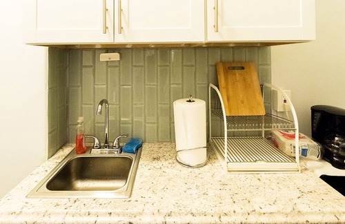 Spruce Hill Apartment | Cozy Studio in University City!