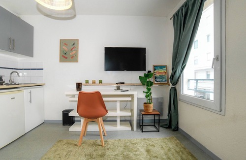 Madeleine-Champ de Mars Apartment | Cozy Studio Near Cité des Congrès - Wi-Fi and fiber