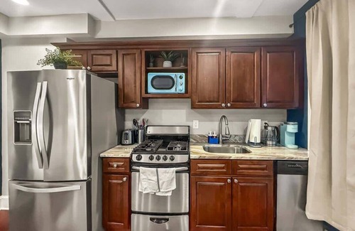 Old City Apartment | Cozy Studio| Old City | 1Bed | Independence Hall