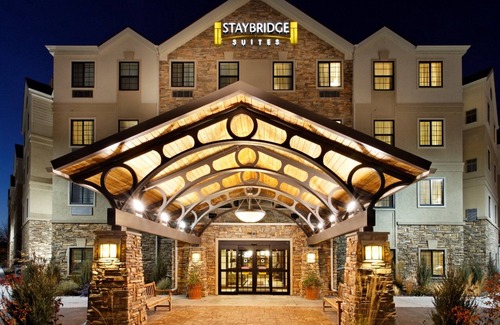 Dearborn Apartment | Cozy Studio Suite | Indoor Pool, Hot Tub, Free Wi-Fi, Free Breakfast