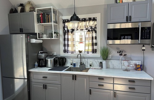 Hillsboro Apartment | Cozy studio with WiFi and AC in charming Hillsboro