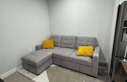 Southwest Calgary Apartment | Cozy Suite - Perfect Getaway For Couples & Solo Travelers