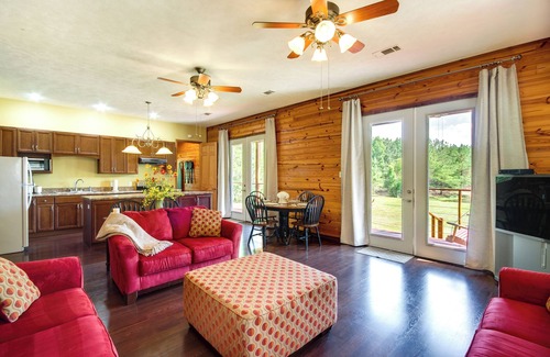 Summit Cabin | Cozy Summit Cabin w/Hiking Trails & Fishing Pond!