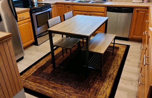White Pine House | Cozy, super-clean cabin minutes from Lake Superior & the Porkies!