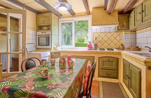 Cazaubon House | Cozy T3 house with free WiFi, 2 fireplaces, for 2-4 guests
