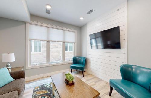 Traverse City Apartment | Cozy TC Bay Condo