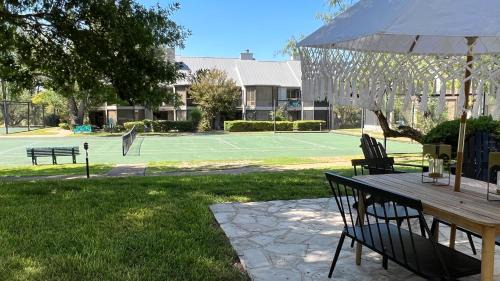 Lakeway House | Cozy tennis house