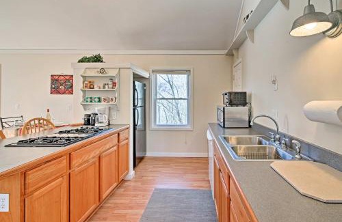Stecoah House | Cozy The Woodshop Cabin with Deck and Forest Views!