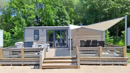 Kropswolde Ski Chalet | Cozy Tiny SolHouse 4 - Near Groningen