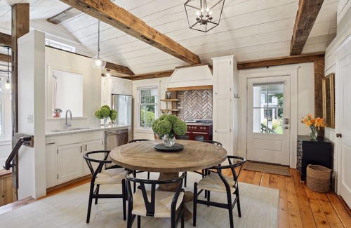 Wayzata House | Cozy two-bedroom cottage - five minutes walk to Wayzata and Lake Minnetonka
