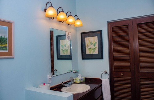 Orchid Bay Bed & Breakfast | Cozy Two Twin Bed Suite