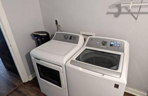 North Waco House | Cozy Unique 3 bedroom near Brazos River