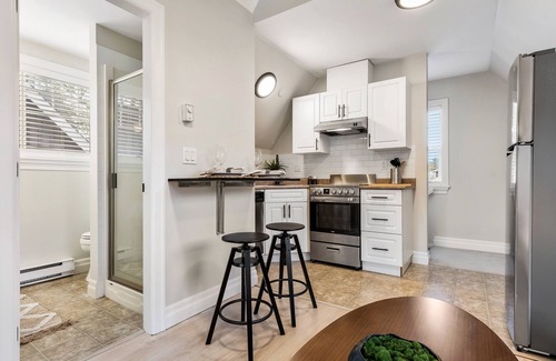 Sardis Apartment | Cozy up in our Garrison loft, walking distance to the Vedder river and shops.