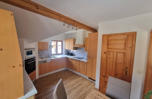 Eisenbergeramt Apartment | Cozy vacation apartment (85sqm) with space for up to 4 people and balcony