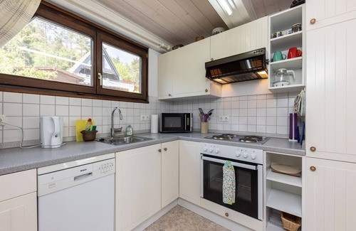 Musen Apartment | Cozy vacation home (70 sqm) for up to 4 people with winter garden on the edge of the forest