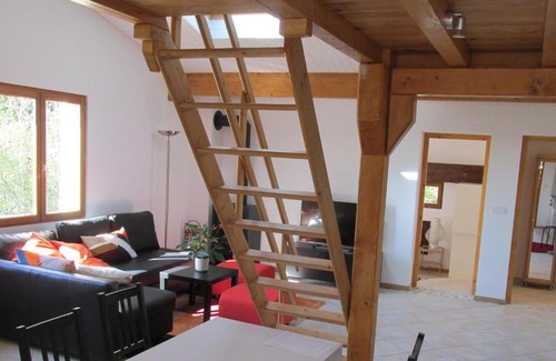 Gex Apartment | Cozy Villa close to CERN, Geneva Airport, UN