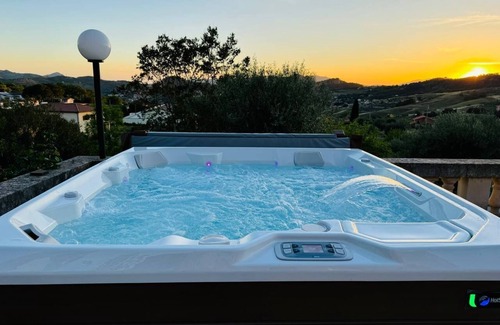 Nicosia Villa | Cozy villa nestled in the green Sicilian countryside