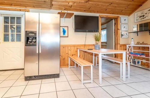 Gowen Cottage | Cozy Waterfront Cottage with Kayaks and Firepit