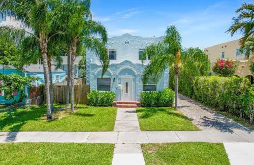 Flamingo Parks House | Cozy West Palm Beach Home l 10min to Municipal Beach and more!
