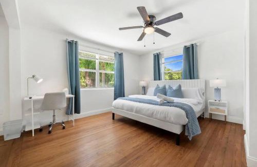 Flamingo Parks House | Cozy West Palm Beach Home l 10min to Municipal Beach and more!