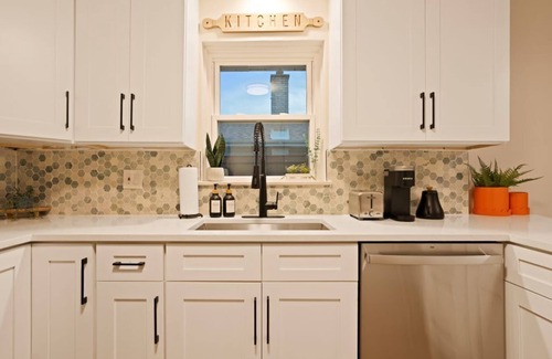 Hillside House | Cozy Westchester Retreat Near Chicago & Parks | LCP Collection