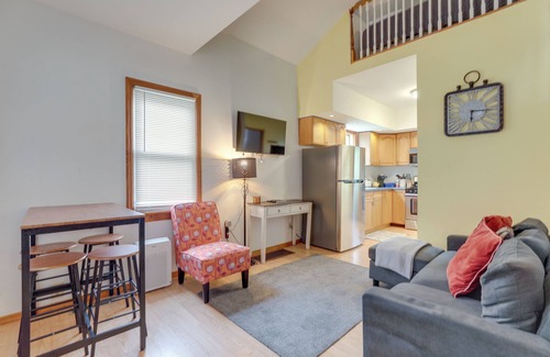 Westmont House | Cozy Westmont Home: Walk to Metra Station!