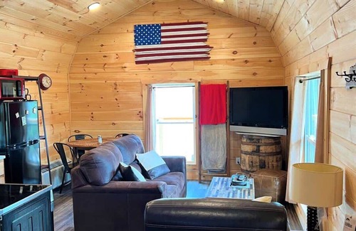 Primrose Cabin | Cozy Wooded Cabin in the Heart of RRG!