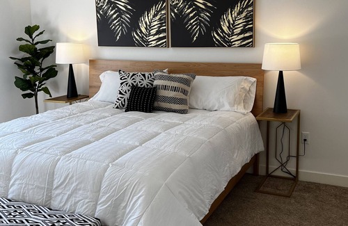 Norfolk House | Cozy yet refined by Waterpark/ball fields and downtown area