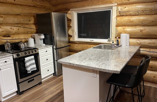 Whitehorse Cabin | Cozy Yukon Cabin Close to Eclipse Hotsprings Resort
