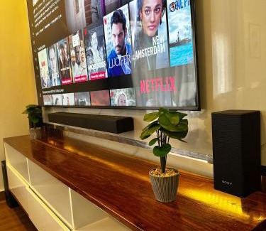 Dar es Salaam Apartment | CozyHome 75”TV, 5mints from the Beach & City