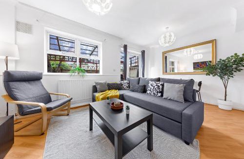Poplar Apartment | Cozylease 3-Bed Canary wharf Retreat,Near 02