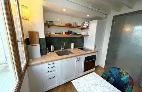 Quartier de Rochechouart Apartment | CozyStudioParis-Montmartre-Opera