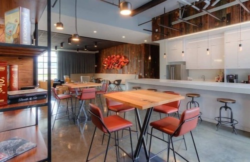 Lower Lawrenceville Apartment | CozySuites at Lawrenceville
