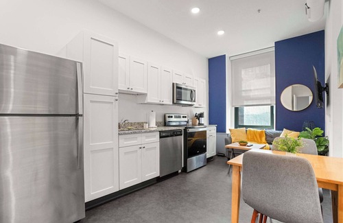 Cultural District Apartment | CozySuites Charming 1BR in Downtown Pitts #11