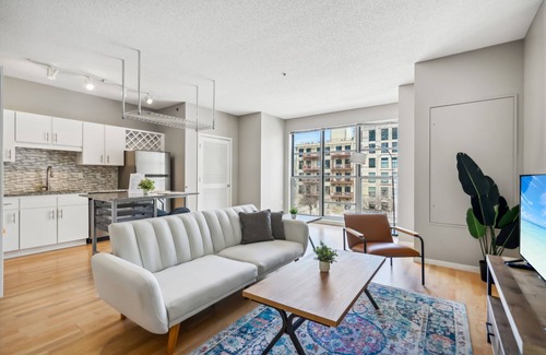 Mill District Apartment | CozySuites Mill District with pool, gym #04