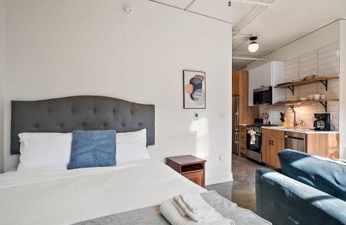 Downtown East Apartment | CozySuites NLG - Modern studio condo #22
