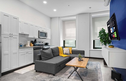 Cultural District Apartment | CozySuites Stunning 1BR in Downtown Pitts #7