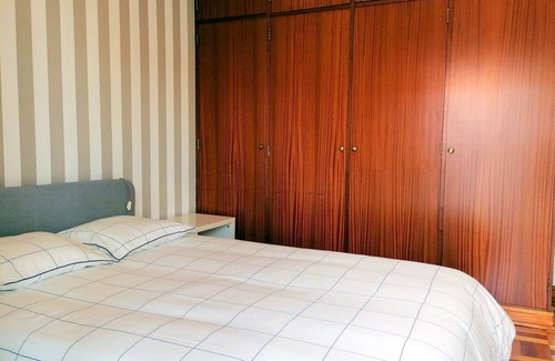 Santo Antonio dos Olivais Cabin | CQ3 ❤️ Cozy Bedroom with Balcony & Double Bed