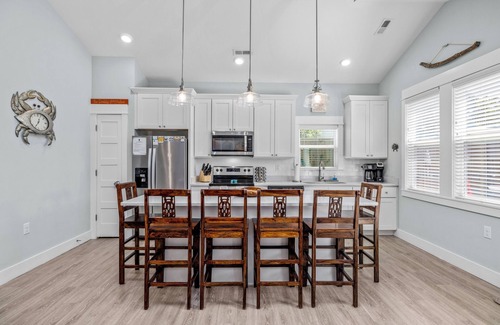 Corolla Light Condo | CrabaCabana in the Center of Corolla.a Sound to Sea Sanctuary