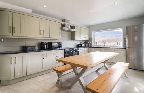 Capel Celyn Cottage | CRAIG YR RONWY, pet friendly, character holiday cottage in Bala