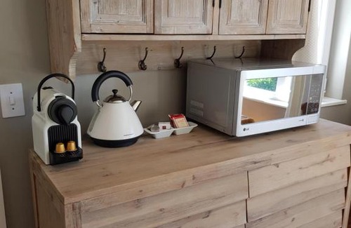 Belvidere Bed & Breakfast | Cranberry cottage studio
