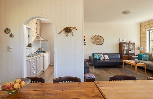 Harcourt House | Create@Harcourt - craft, walk,ride. The delights of Castlemaine are so close.