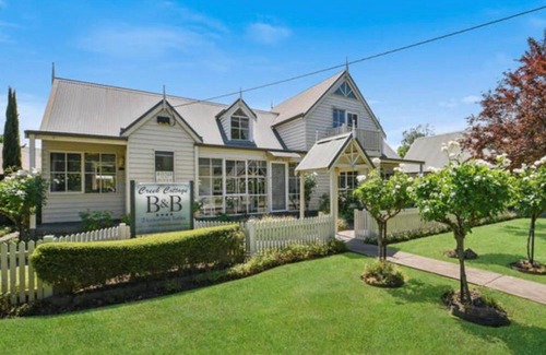 Traralgon Bed & Breakfast | Creek Cottage Bed and Breakfast Traralgon