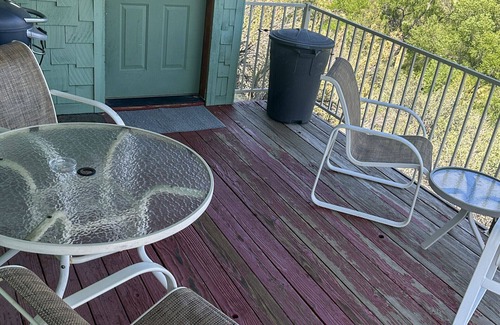 Prescott Cottage | Creek Cottage - Prescott Cabin Rentals