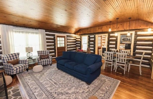 Caldwell Cabin | Creek side Log Cabin with hot tub in White Sulphur Springs WV
