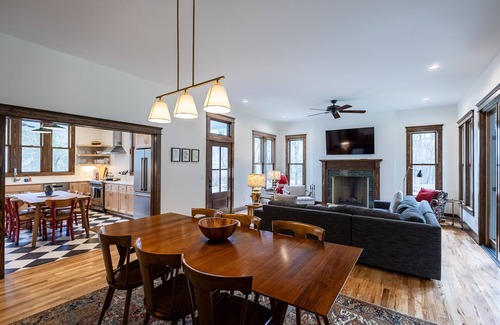 Dickson Other | Creek-side retreat in the woods, perfect for families seeking quality time