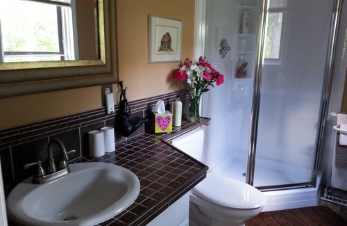 Nelson Bed & Breakfast | Creekside B & B